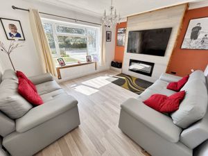 Lounge- click for photo gallery